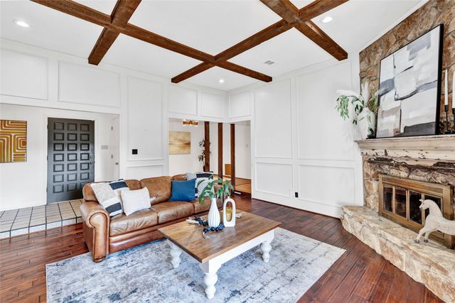 1104 Mayleaf Drive, Irving, TX 75060