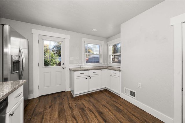 2714 N Lee St, Spokane, WA 99207