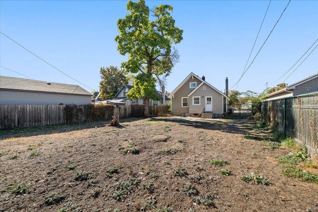 2714 N Lee St, Spokane, WA 99207