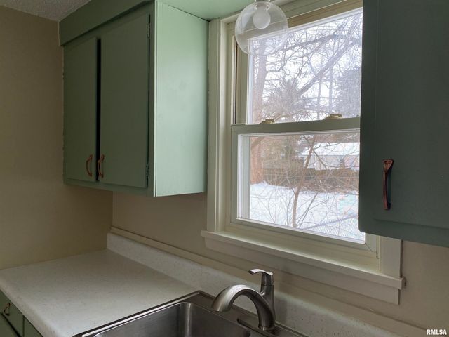 504 WILLIAMS Street, Springfield, IL 62704