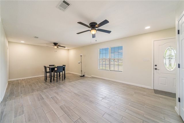 5801 Lucille Dr, Corpus Christi, TX 78412