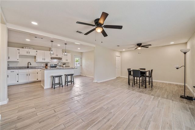 5801 Lucille Dr, Corpus Christi, TX 78412