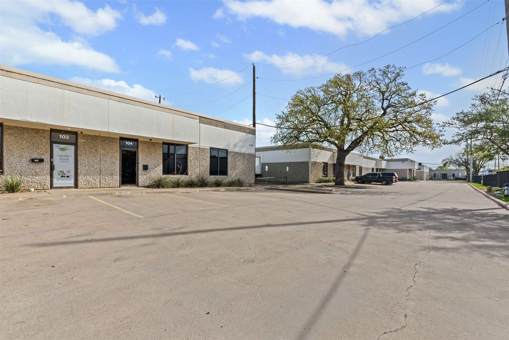 11127 Shady Trail 104, Dallas, TX 75229 — photo 2