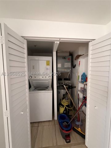 5077 NW 7th St 1501, Miami, FL 33126