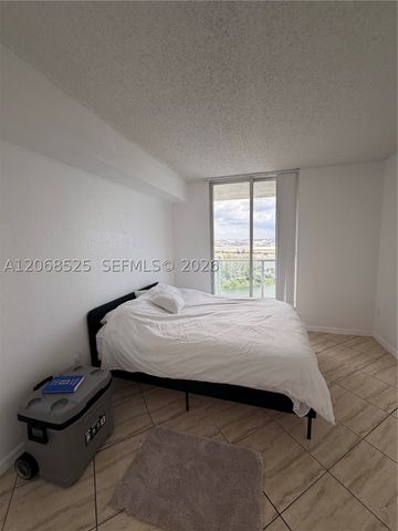 5077 NW 7th St 1501, Miami, FL 33126