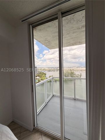 5077 NW 7th St 1501, Miami, FL 33126