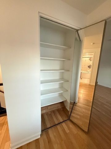 2080 Sutherland Place, Hoffman Estates, IL 60169