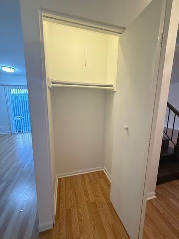 2080 Sutherland Place, Hoffman Estates, IL 60169