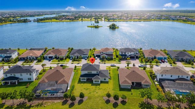 686 Hookline Circle, Loxahatchee, FL 33470