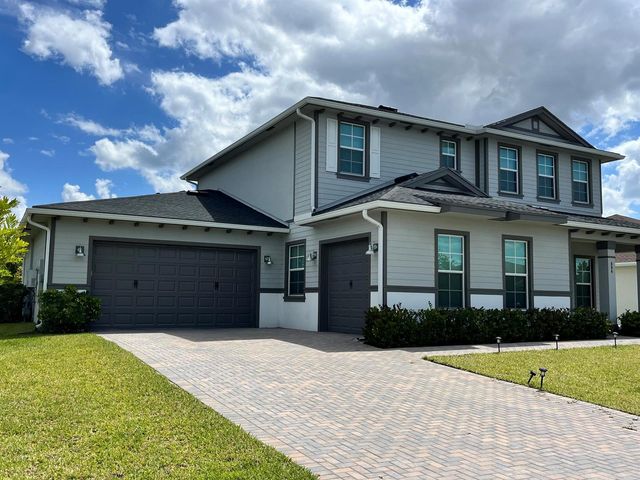 686 Hookline Circle, Loxahatchee, FL 33470
