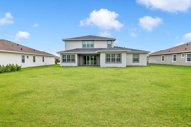 686 Hookline Circle, Loxahatchee, FL 33470