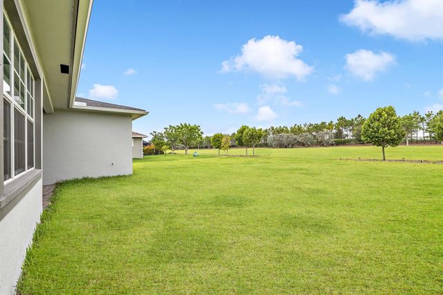 686 Hookline Circle, Loxahatchee, FL 33470