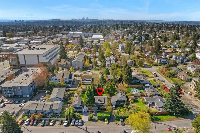 917 N 100th Street, Seattle, WA 98133