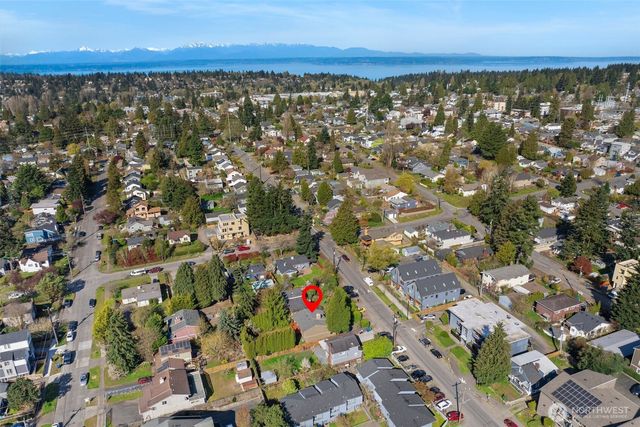 917 N 100th Street, Seattle, WA 98133