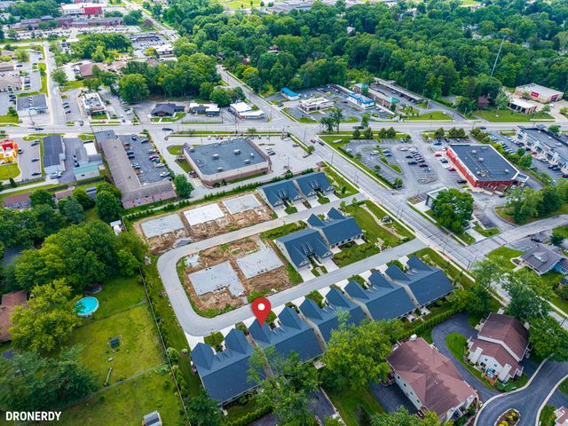 1933 W Woodglen Circle, Valparaiso, IN 46383