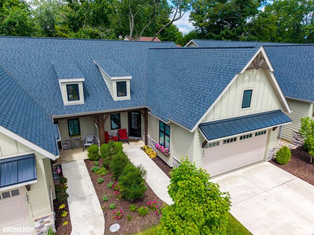 1933 W Woodglen Circle, Valparaiso, IN 46383