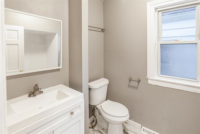 7335 Wiegand Boulevard, Center Line, MI 48015