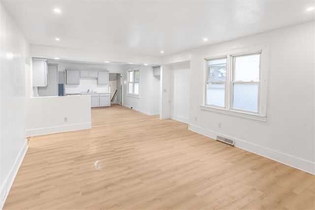 7335 Wiegand Boulevard, Center Line, MI 48015