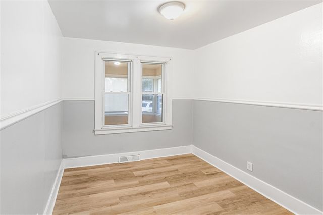 7335 Wiegand Boulevard, Center Line, MI 48015