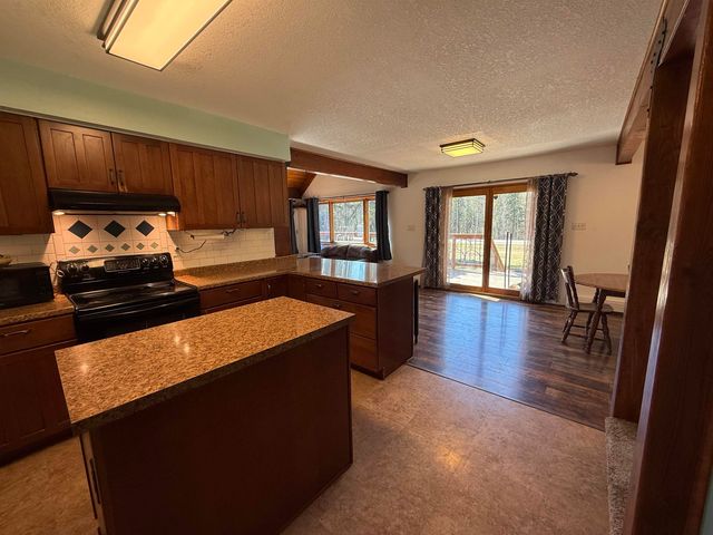 906 BORDA STREET, North Pole, AK 99705
