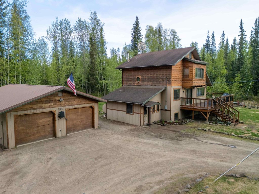906 BORDA STREET, North Pole, AK 99705
