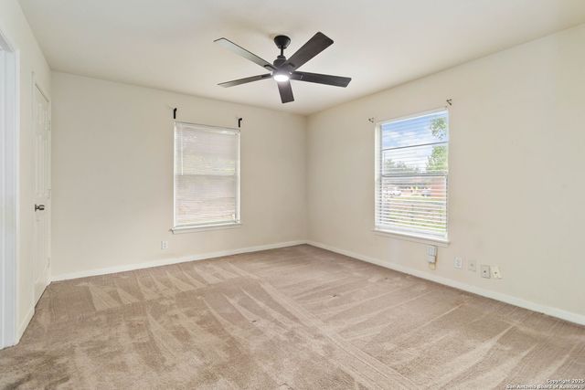 189 National, Universal City, TX 78148