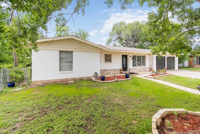 189 National, Universal City, TX 78148