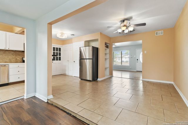 189 National, Universal City, TX 78148