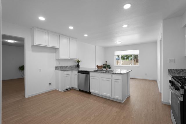 10313 Karen Avenue NE, Albuquerque, NM 87111