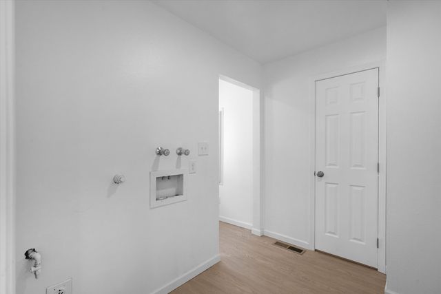10313 Karen Avenue NE, Albuquerque, NM 87111