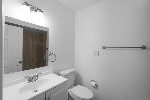 10313 Karen Avenue NE, Albuquerque, NM 87111