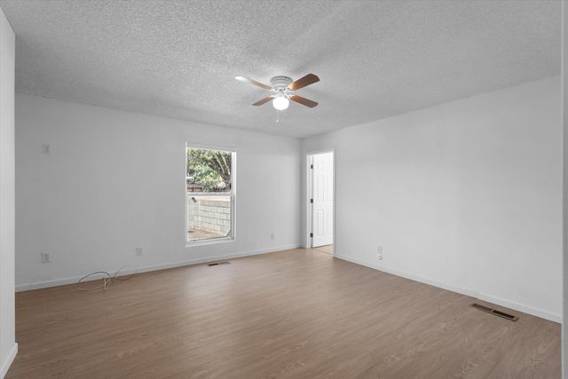 10313 Karen Avenue NE, Albuquerque, NM 87111