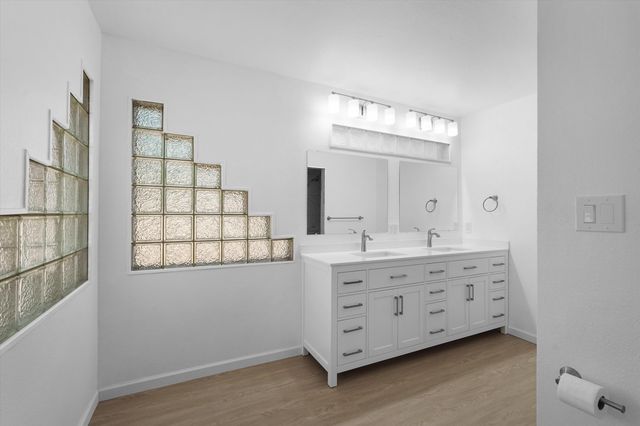10313 Karen Avenue NE, Albuquerque, NM 87111