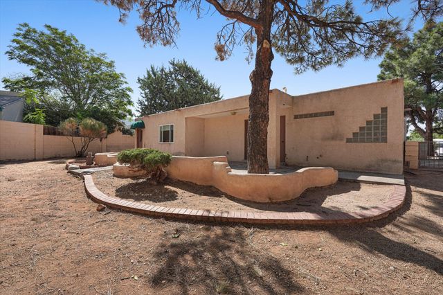10313 Karen Avenue NE, Albuquerque, NM 87111
