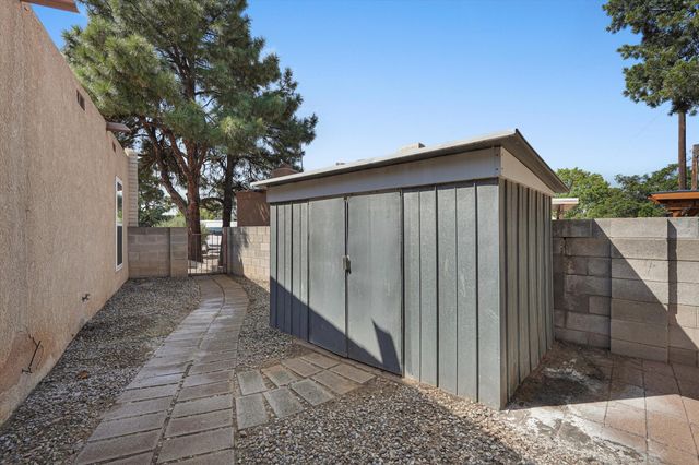 10313 Karen Avenue NE, Albuquerque, NM 87111
