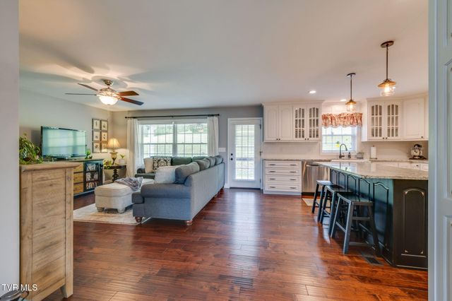 1130 Elizabethton Highway, Bluff City, TN 37618