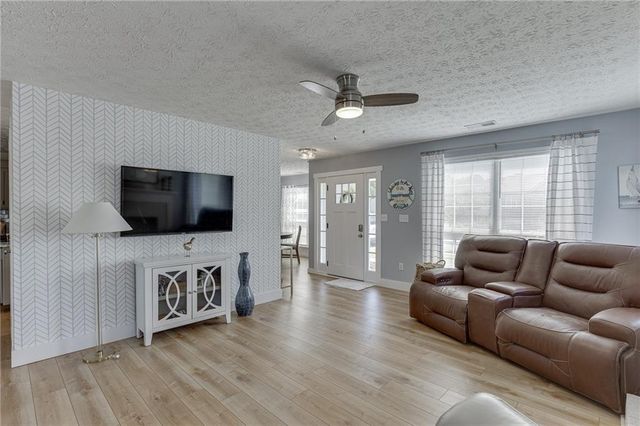 333 Twin Point Way, Suwanee, GA 30024