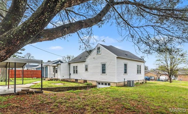 804 E 12th Street, Rolla, MO 65401