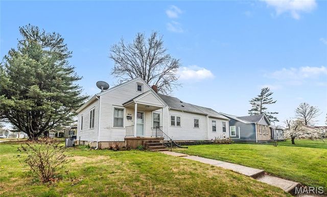 804 E 12th Street, Rolla, MO 65401