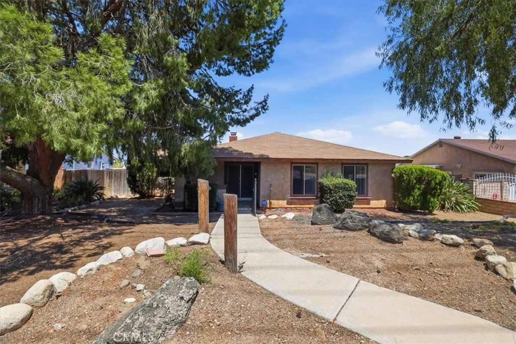 Image 2 of property listing at 817 W Ontario, Corona, CA 92882