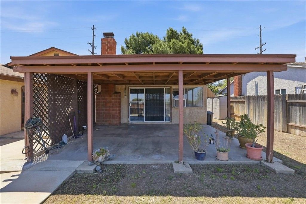 Image 40 of property listing at 817 W Ontario, Corona, CA 92882