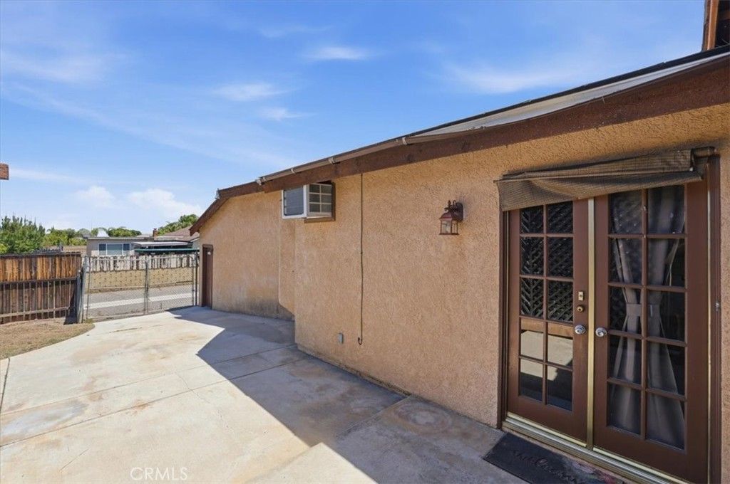 Image 41 of property listing at 817 W Ontario, Corona, CA 92882