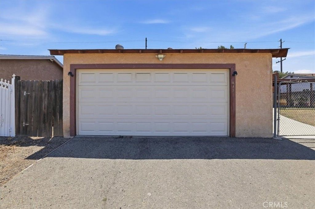 Image 48 of property listing at 817 W Ontario, Corona, CA 92882