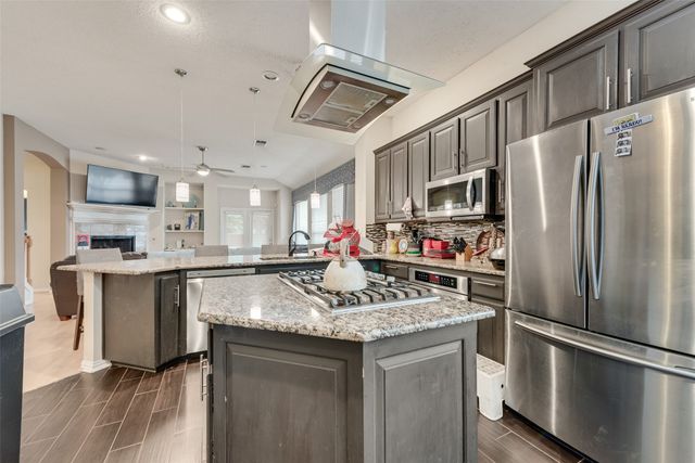 709 Creek Walk Place, Arlington, TX 76015