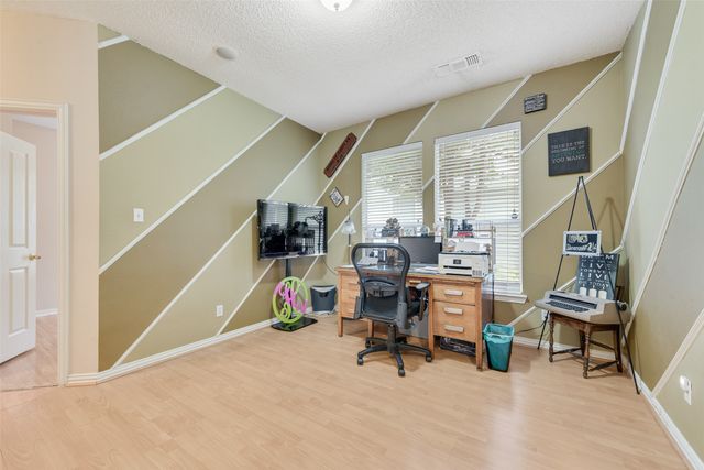 709 Creek Walk Place, Arlington, TX 76015