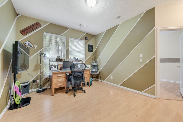 709 Creek Walk Place, Arlington, TX 76015