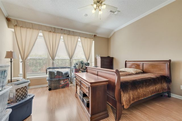 709 Creek Walk Place, Arlington, TX 76015