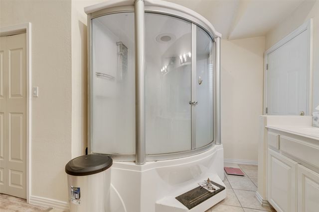 709 Creek Walk Place, Arlington, TX 76015