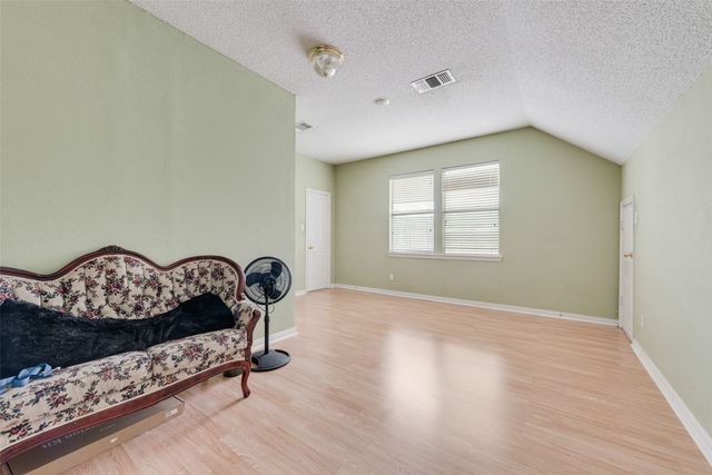 709 Creek Walk Place, Arlington, TX 76015