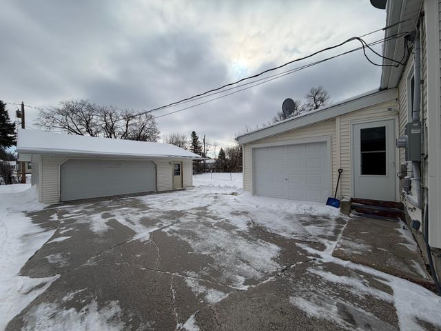 818 16th Street N, Moorhead, MN 56560